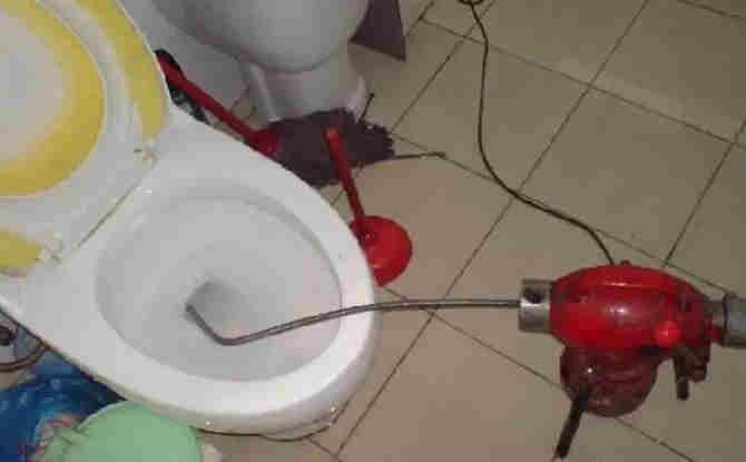 泰和马桶通下水